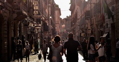 A Napoli turisti e commercianti nella morsa della criminalità. Cirielli (FdI): “Certezza della pena deterrente commissione reati”